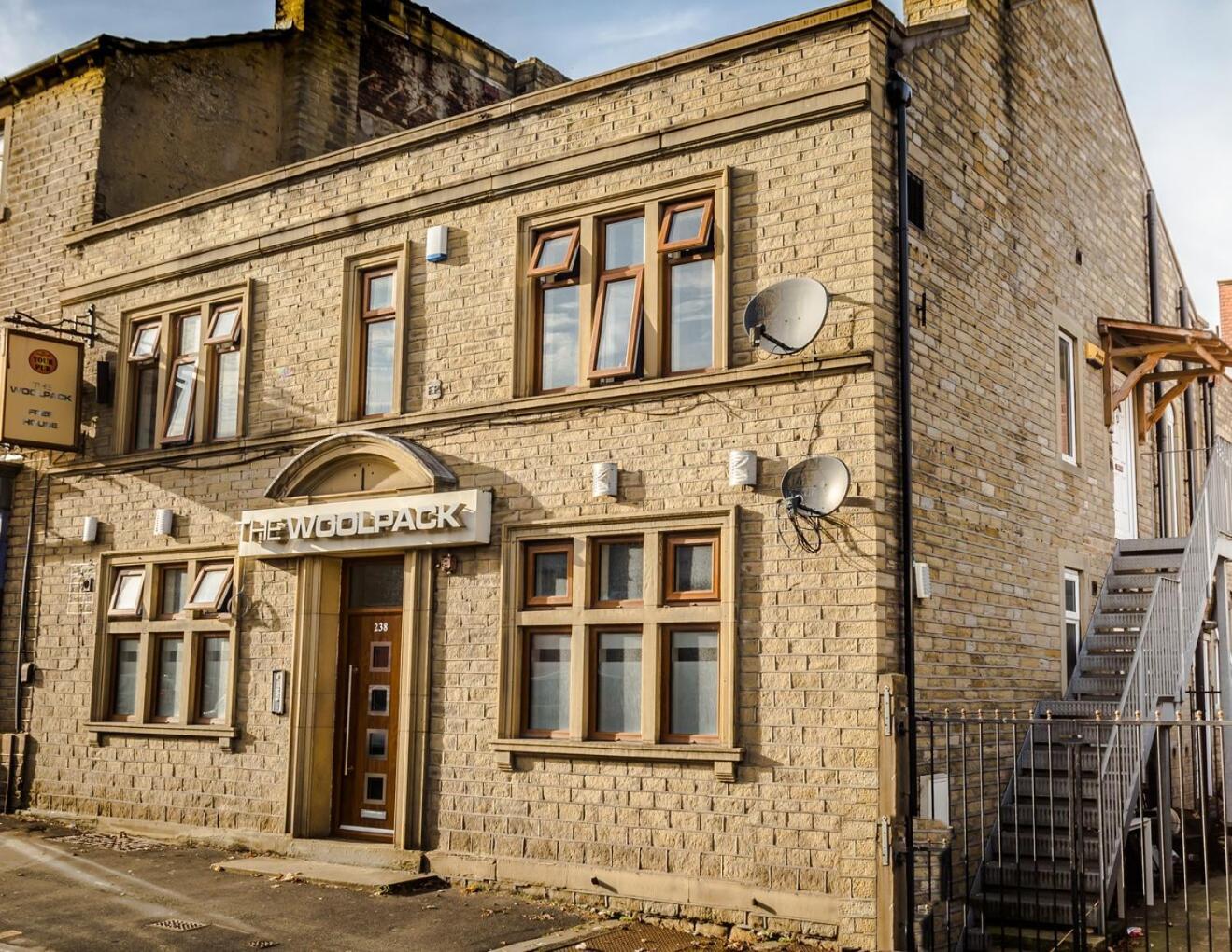Woolpack Aparthotel Хъдърсфийлд Екстериор снимка