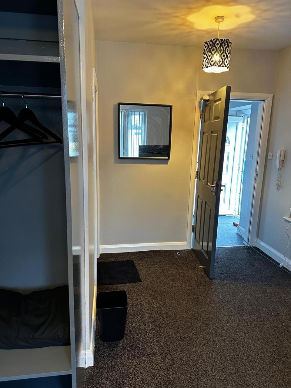 Woolpack Aparthotel Хъдърсфийлд Екстериор снимка